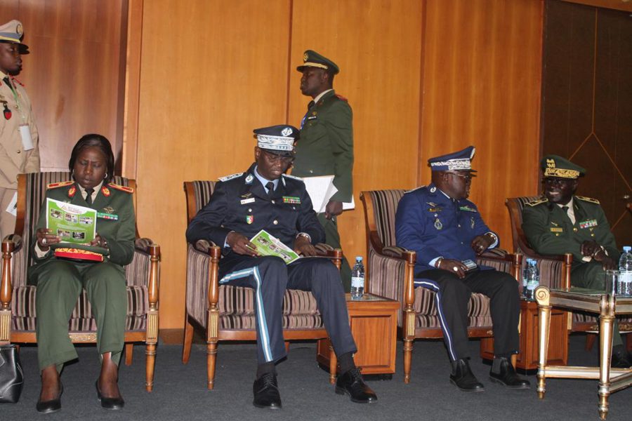 Photo de groupe - officiers et partenaires
